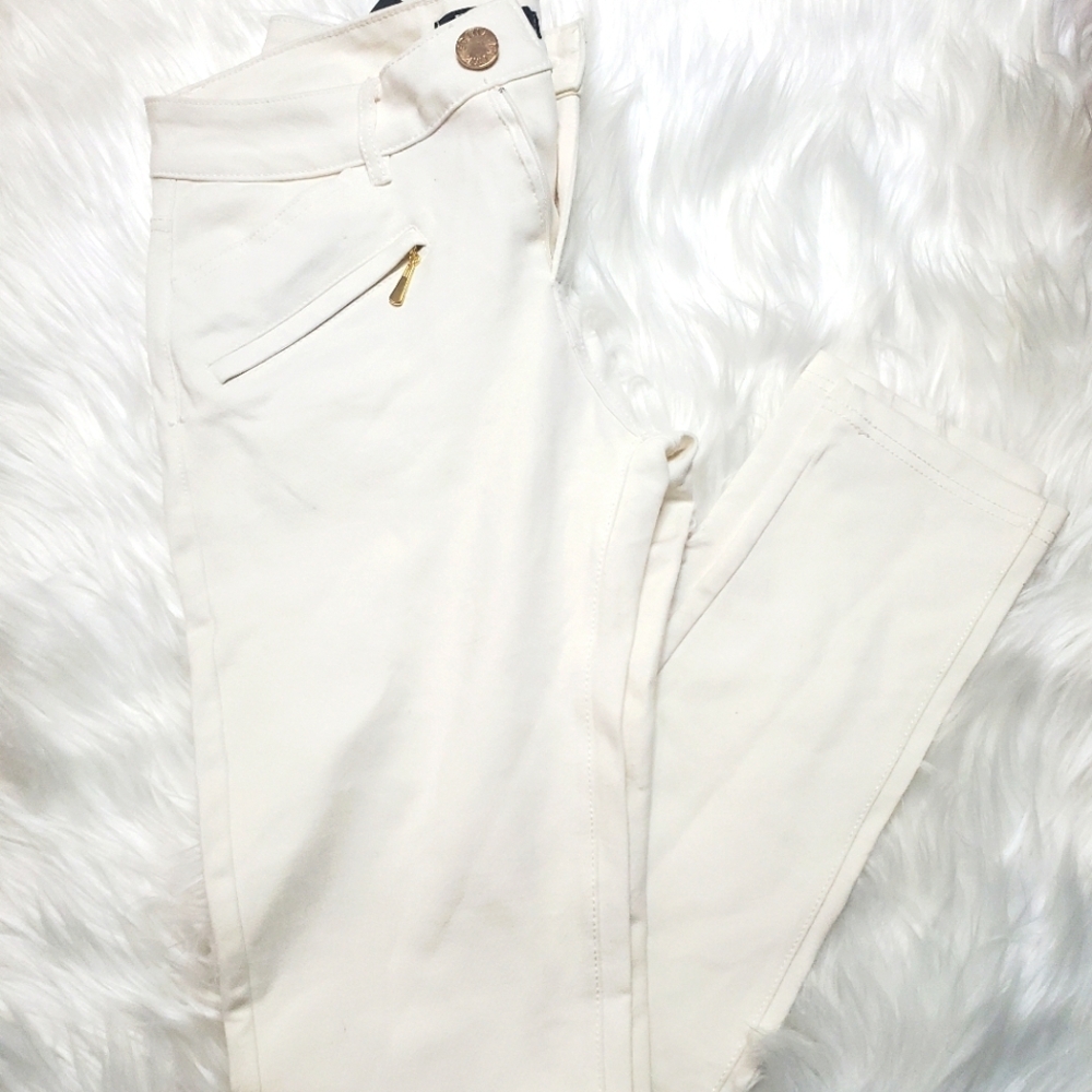 Cream Skinny Jeans with Sleek Fit